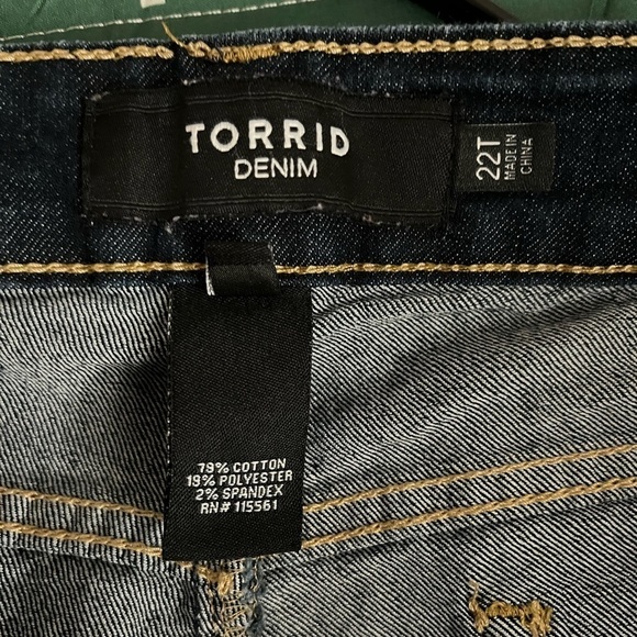 Torrid Denim 5 Pocket Jeans Plus Size 22T - Picture 4 of 4